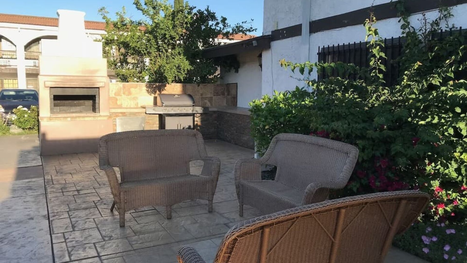 Outdoor terrace at Lemon Tree Hotel & Suites Anaheim.