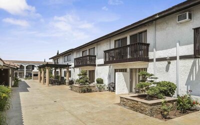 Outdoor terrace at Lemon Tree Hotel & Suites Anaheim.