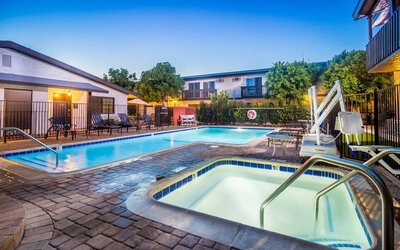 Outdoor pool at Lemon Tree Hotel & Suites Anaheim.