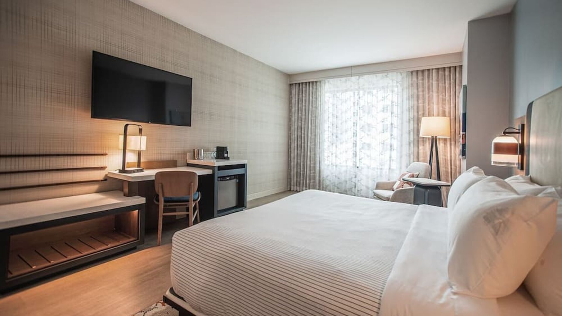 Cambria Hotel Austin Downtown