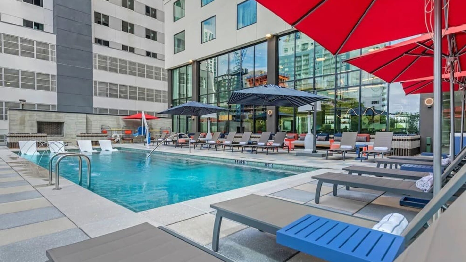 Cambria Hotel Austin Downtown