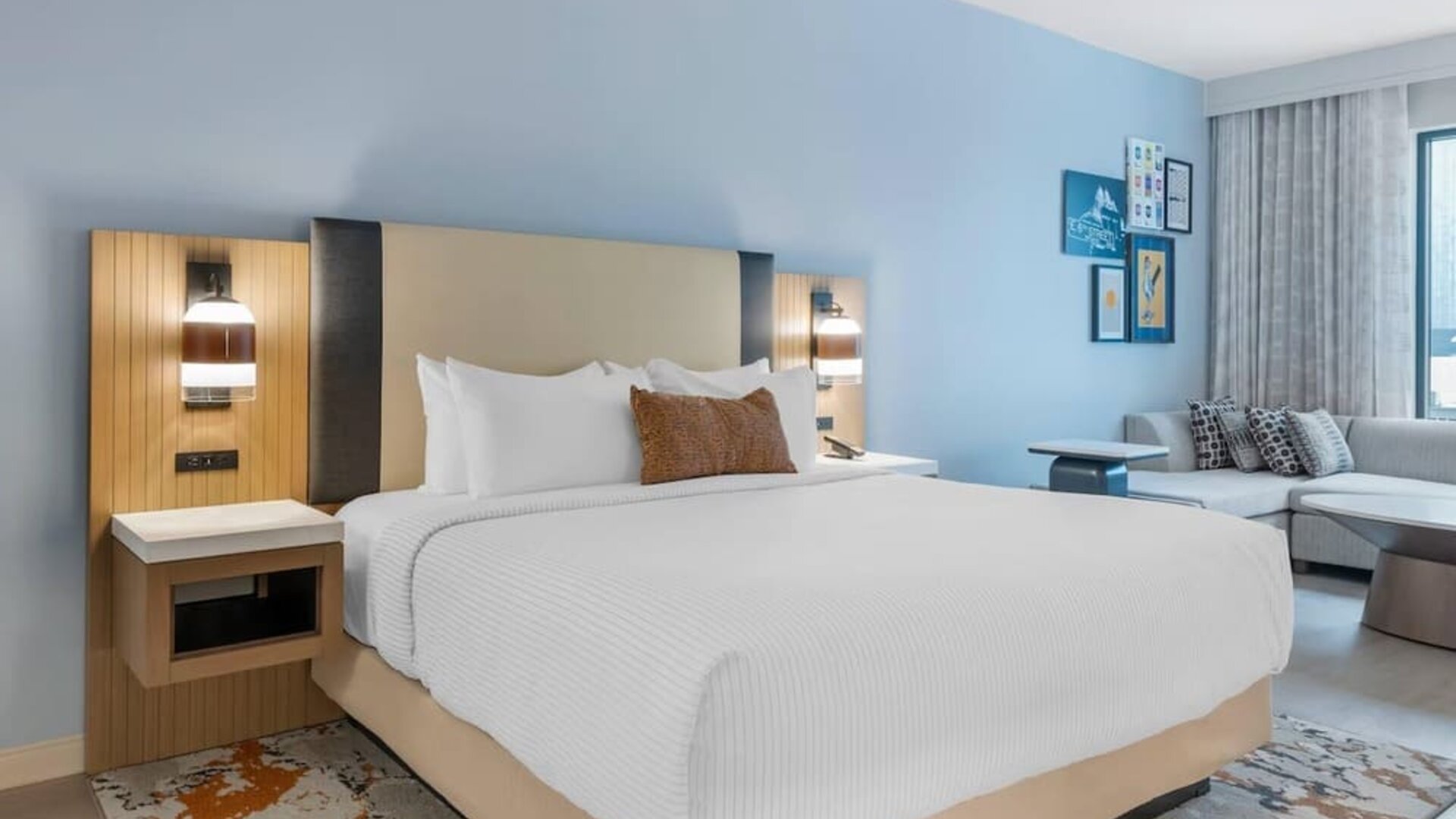 Cambria Hotel Austin Downtown