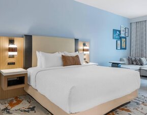 Cambria Hotel Austin Downtown