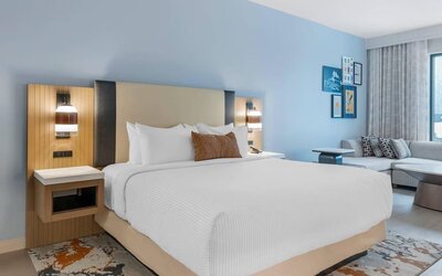 Cambria Hotel Austin Downtown