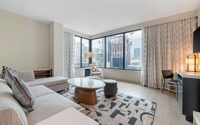 Cambria Hotel Austin Downtown