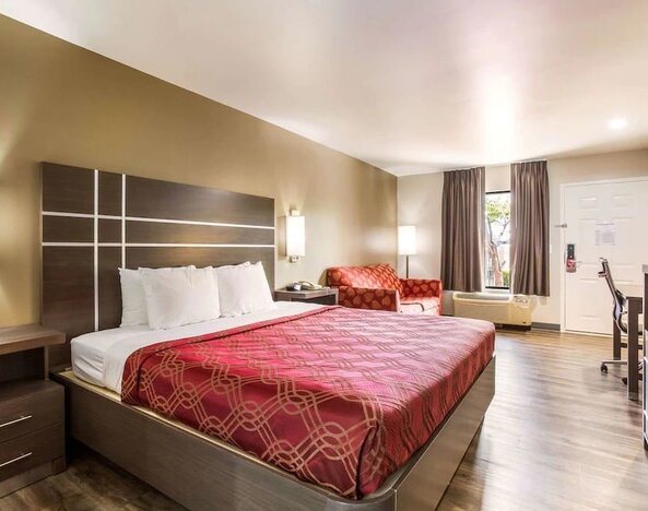 Day use room at Econo Lodge Inn & Suites Murfreesboro Shopping District.