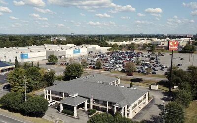 Hotel exterior at Econo Lodge Inn & Suites Murfreesboro Shopping District.