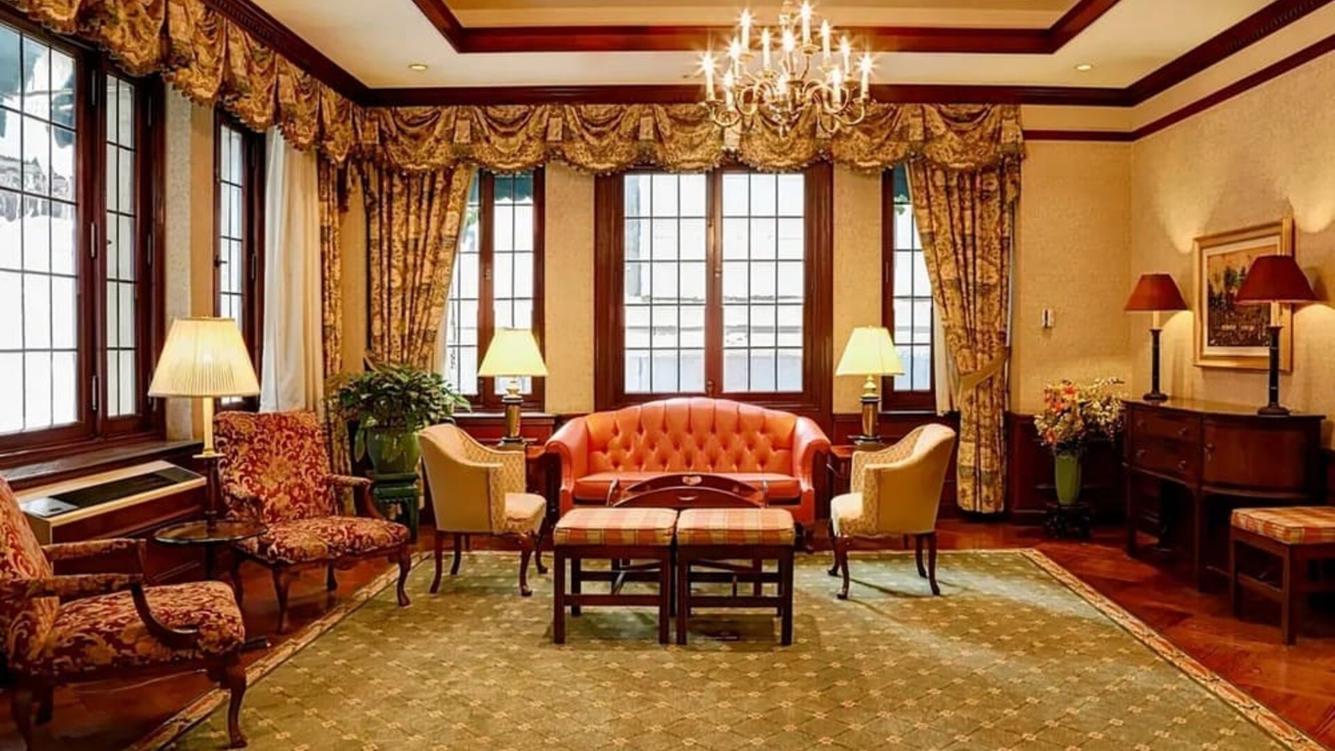 Lobby seating at The Wall Street Inn.