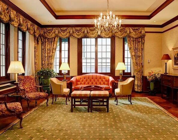 Lobby seating at The Wall Street Inn.