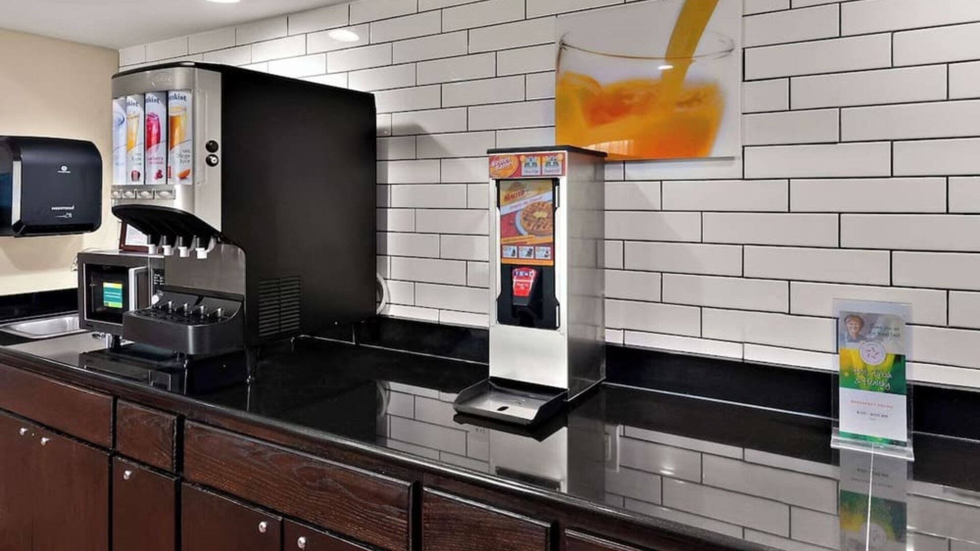 Dining room at Quality Inn Memphis Northeast Near I-40.