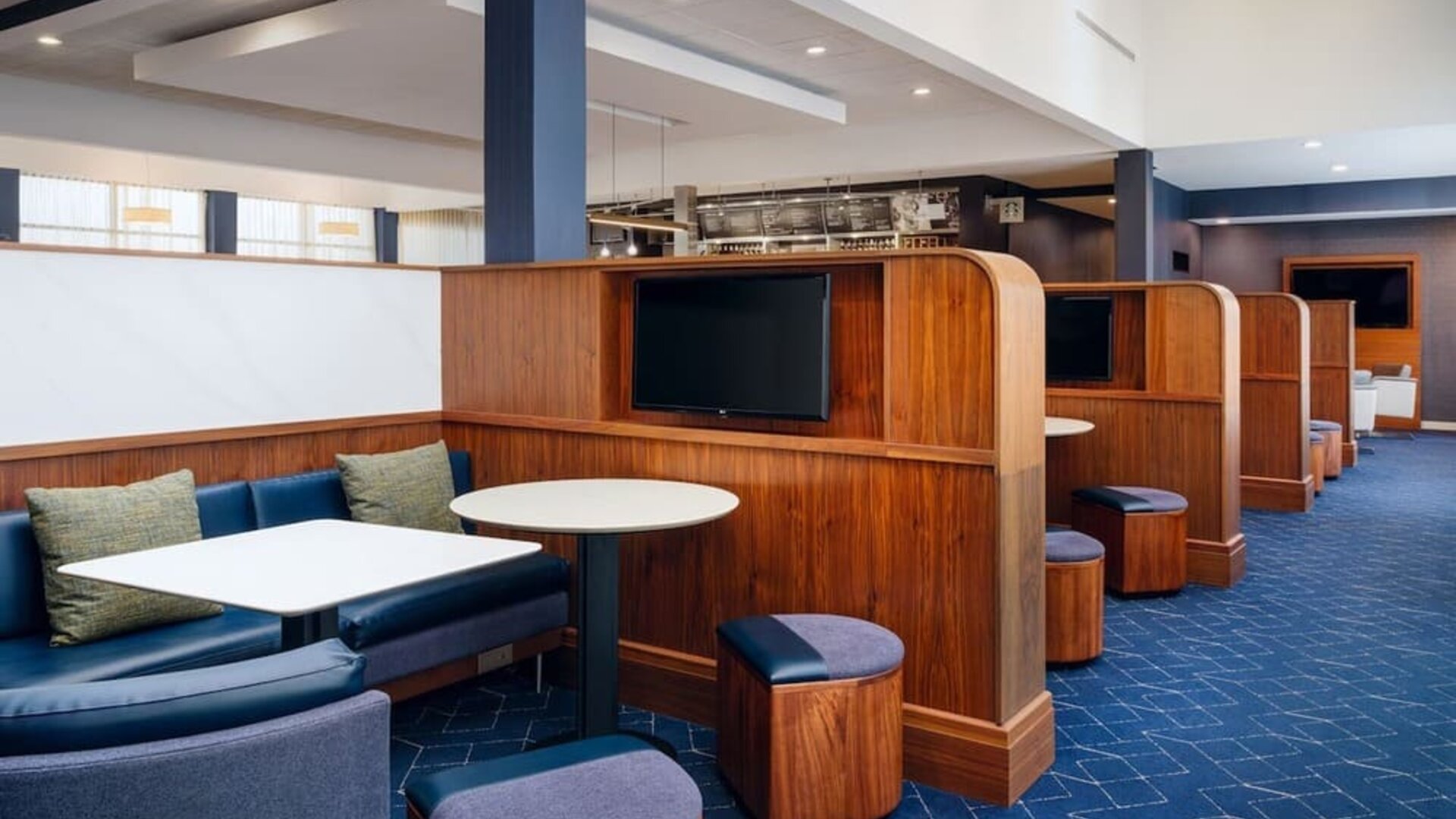 Coworking space at Courtyard By Marriott Columbus Worthington.
