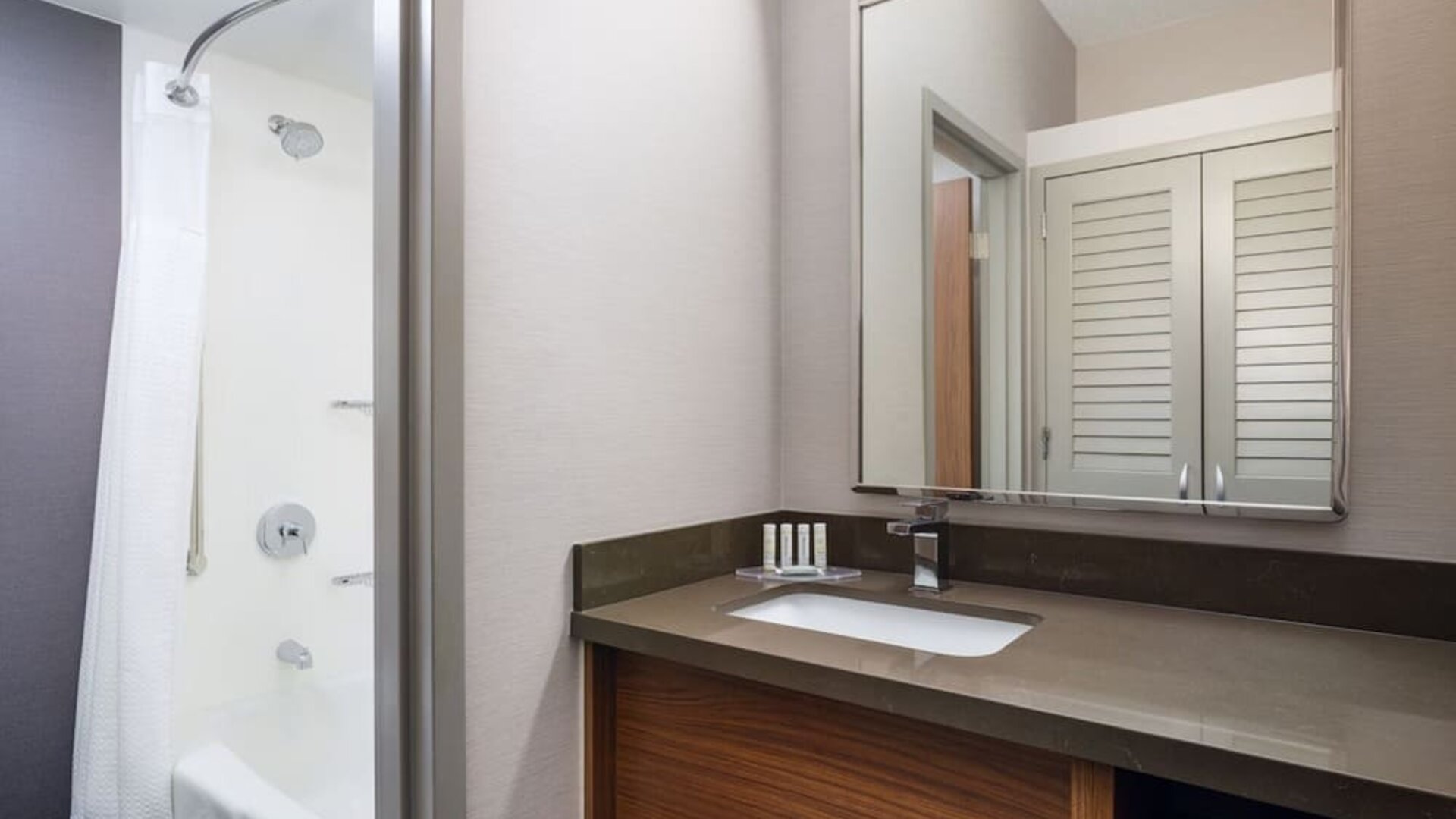 Guest bathroom at Courtyard By Marriott Columbus Worthington.