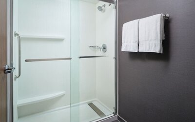 Guest bathroom at Courtyard By Marriott Columbus Worthington.