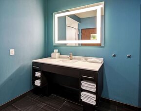 Guest bathroom at Home2 Suites El Reno.