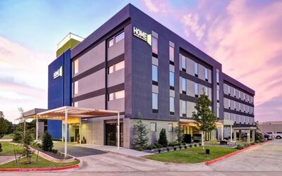 Parking available at Home2 Suites El Reno.