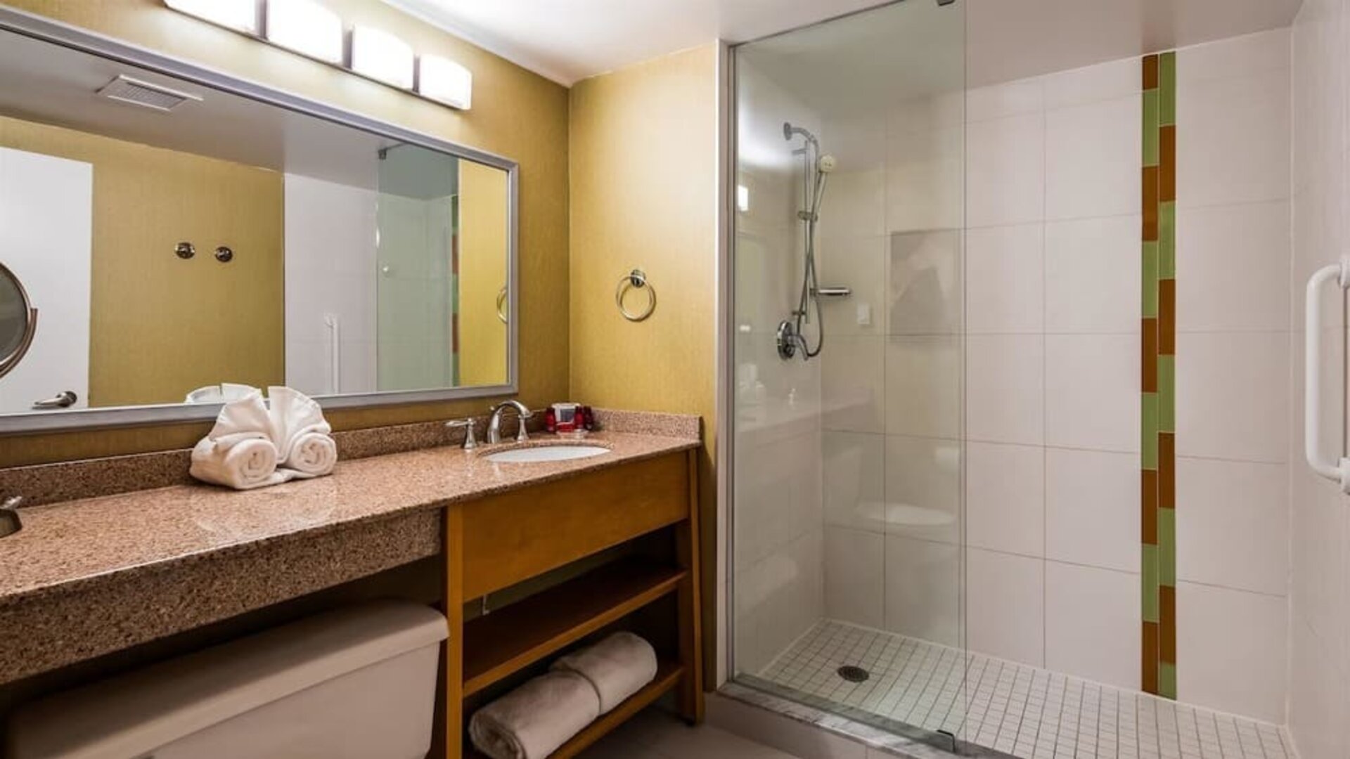 Guest bathroom at Best Western Premier Toronto Airport Carlingview.