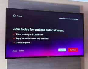 King room at THE VINE HOTEL BRONX.