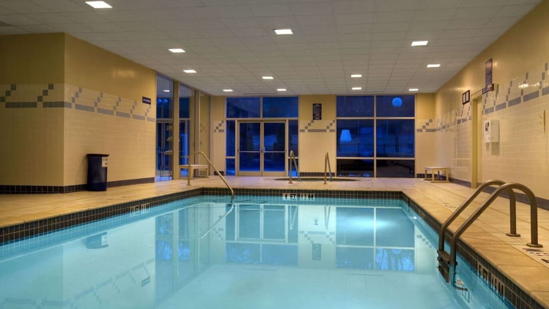 Indoor pool at Hilton Atlanta Airport.
