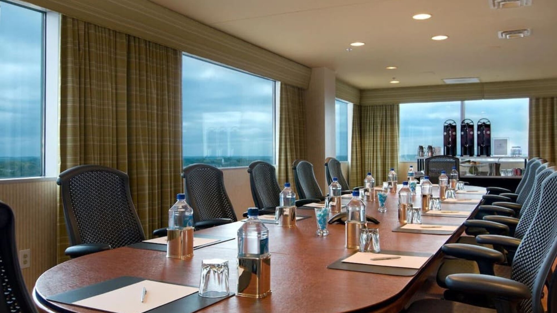 Meeting room at Hilton Atlanta Airport.