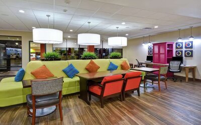 Lobby and lounge at Home2 Suites By Hilton El Reno.
