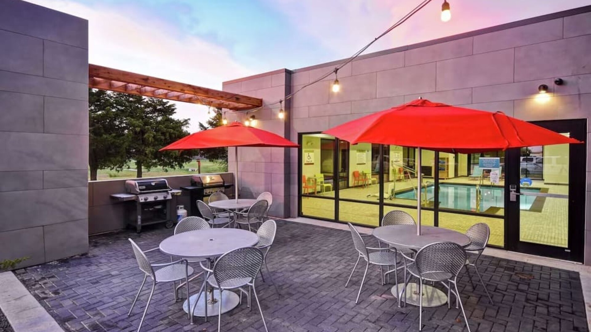 Outdoor terrace at Home2 Suites By Hilton El Reno.