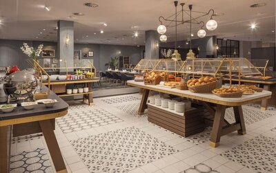 Breakfast available at Hilton Dusseldorf.