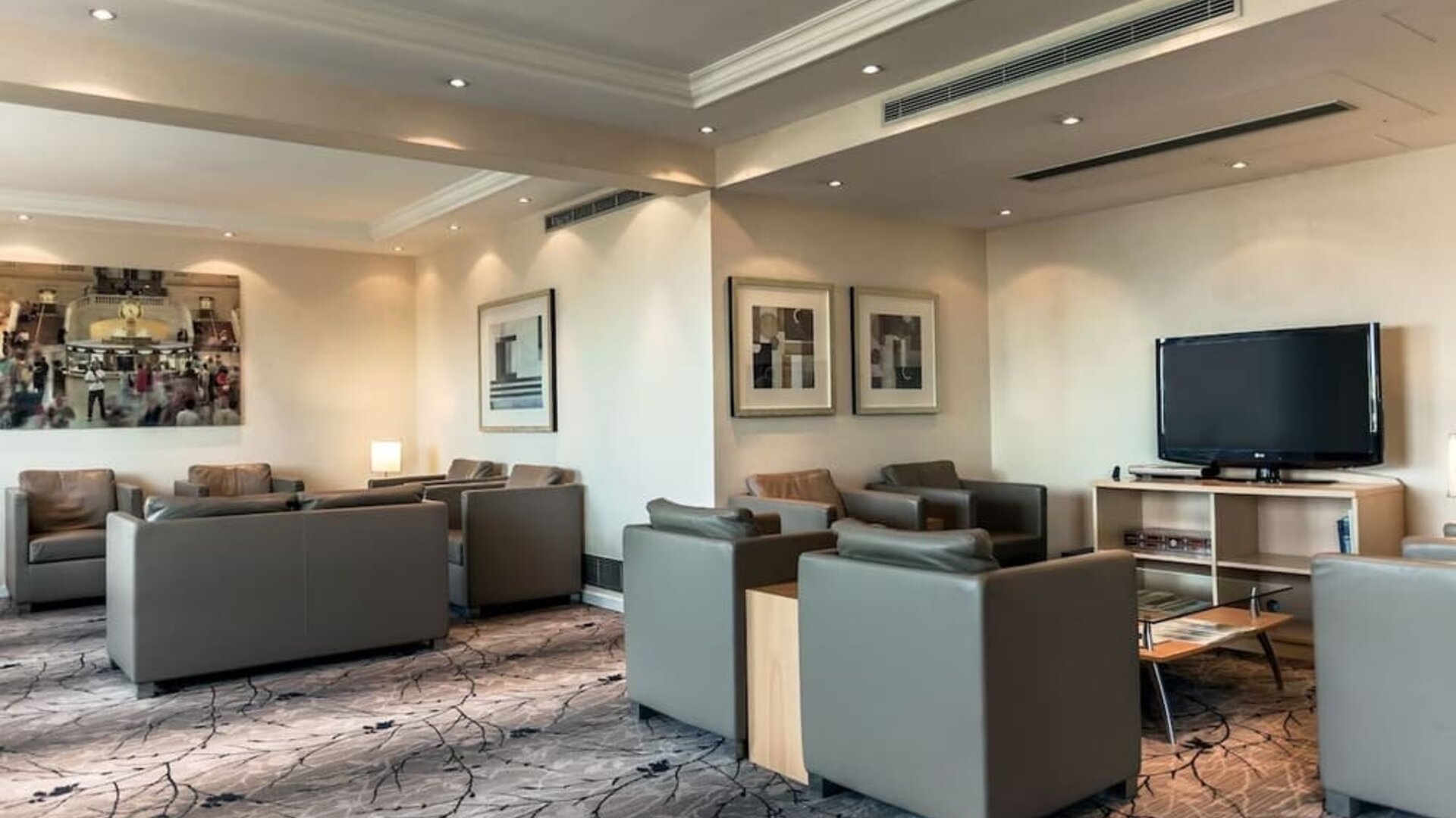 Lobby and lounge at Hilton Dusseldorf.