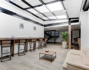 XLiving Host & Rooms