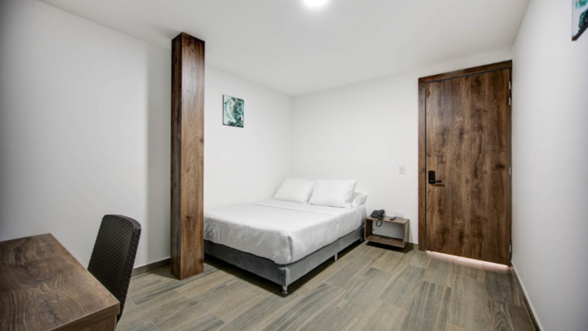 XLiving Host & Rooms