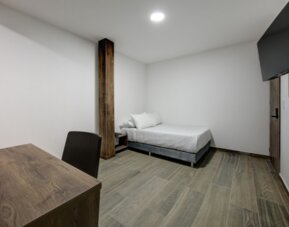 XLiving Host & Rooms