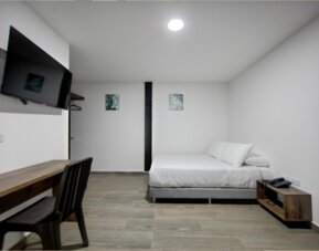XLiving Host & Rooms