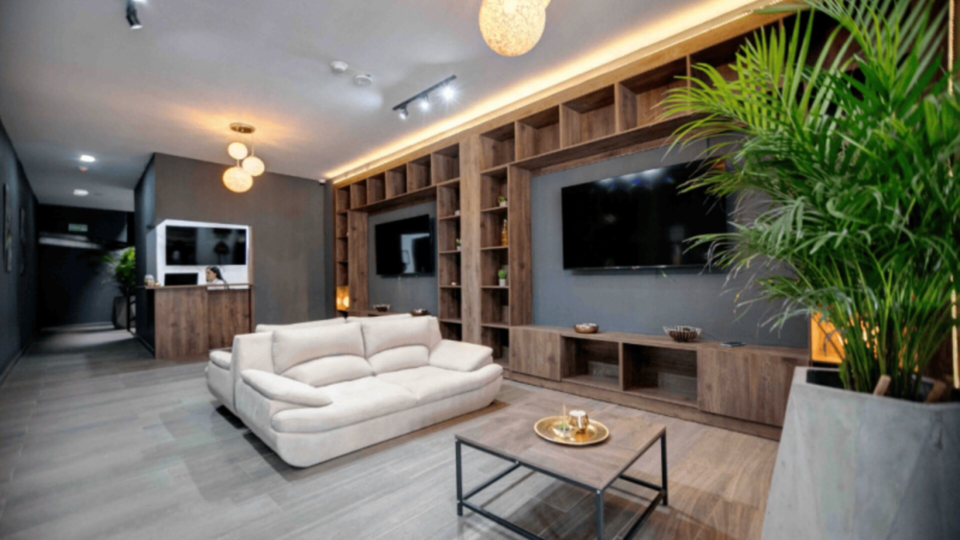 XLiving Host & Rooms