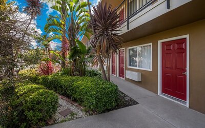 Property outdoor at Bay Breeze Inn.