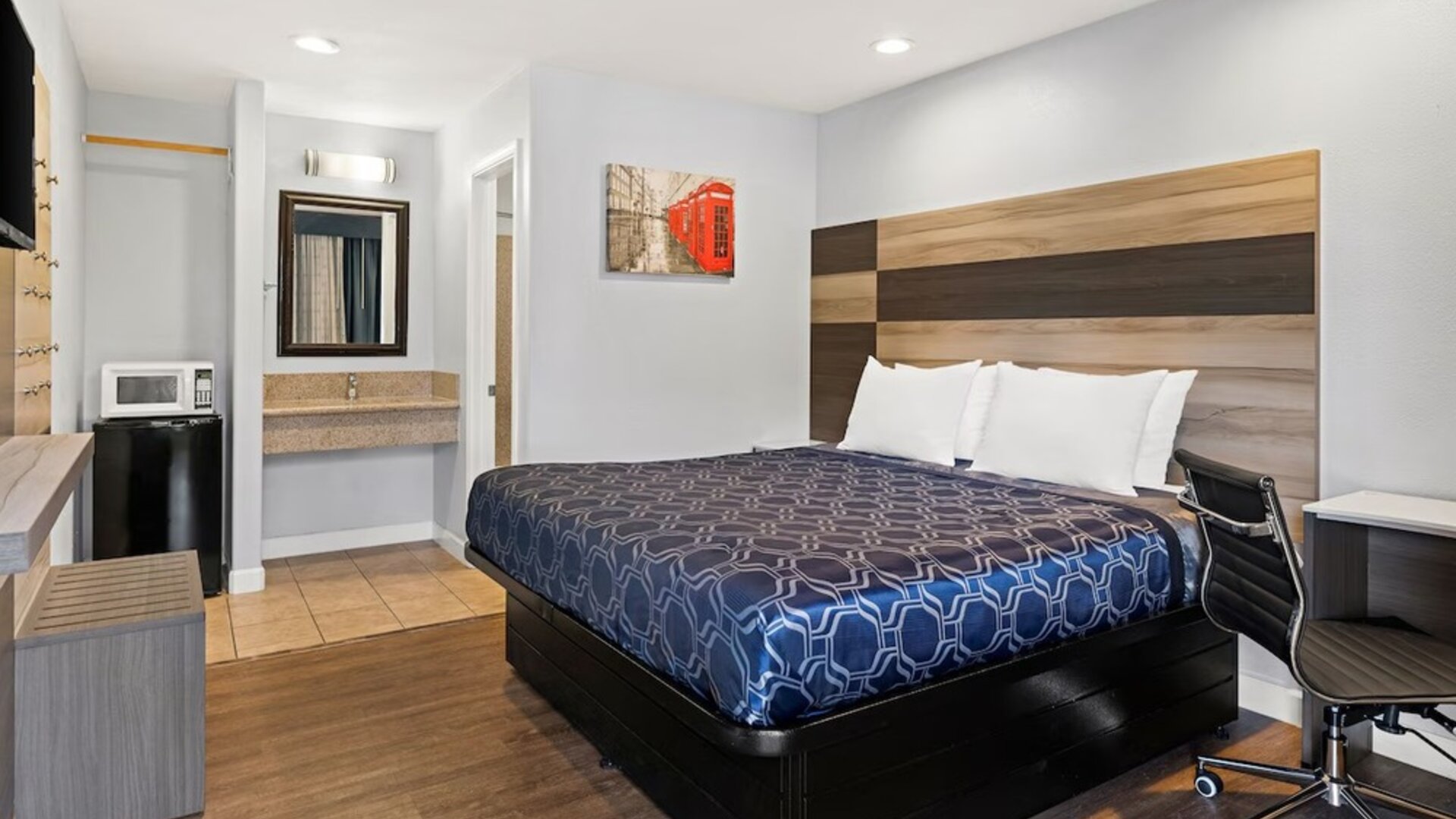 Day use room at Bay Breeze Inn.