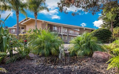 Property outdoor at Bay Breeze Inn.