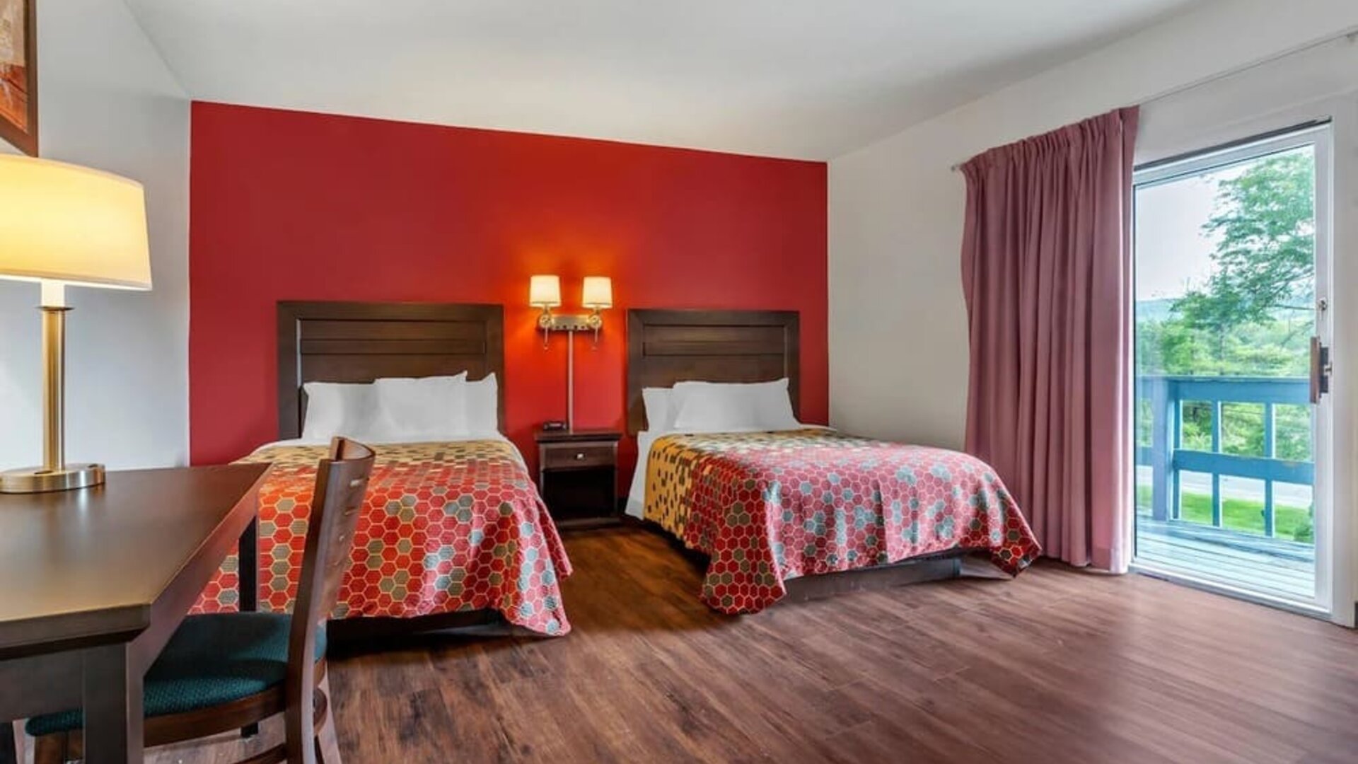 Day use room at Econo Lodge Lee - Great Barrington.