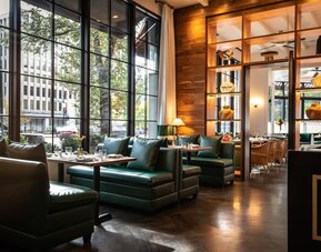 Lobby and lounge at Eurostars St. Gregory.