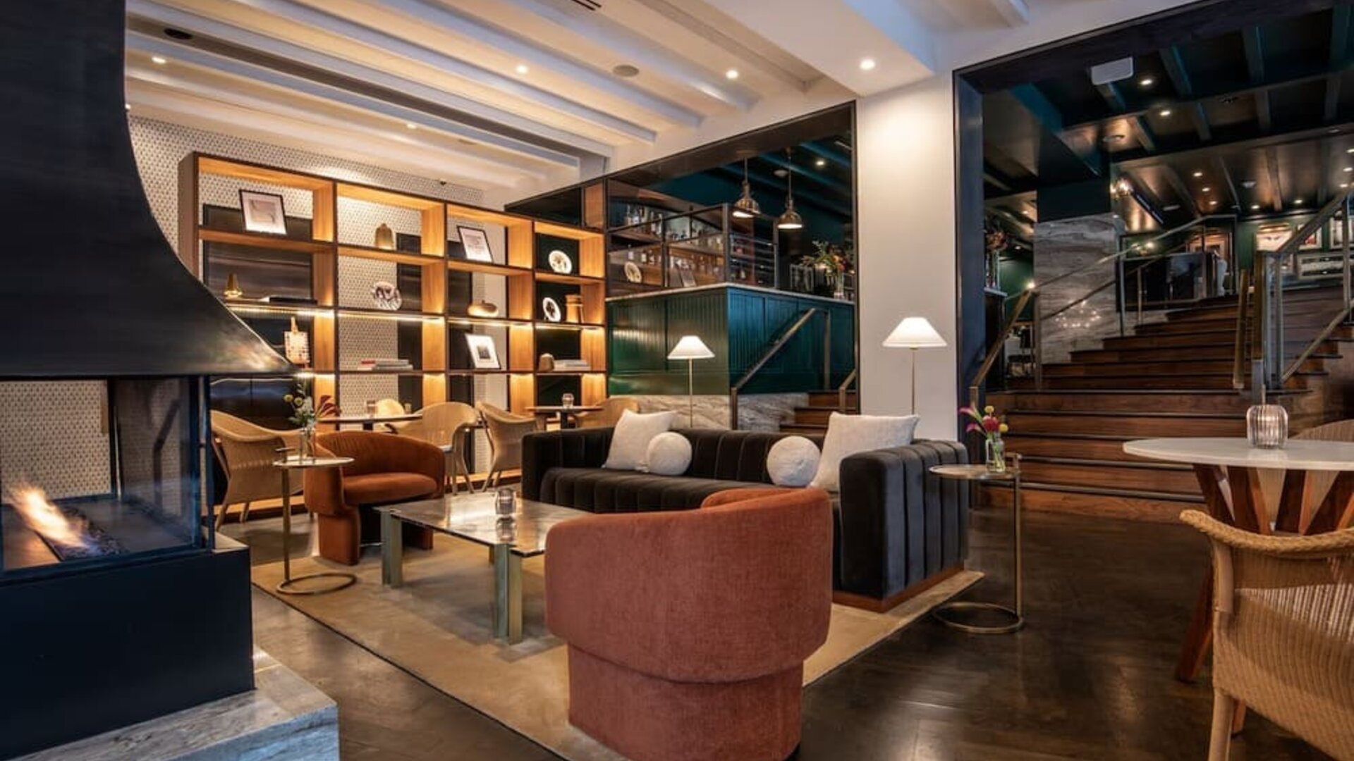 Lobby and lounge at Eurostars St. Gregory.