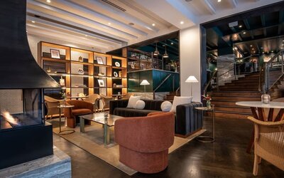 Lobby and lounge at Eurostars St. Gregory.