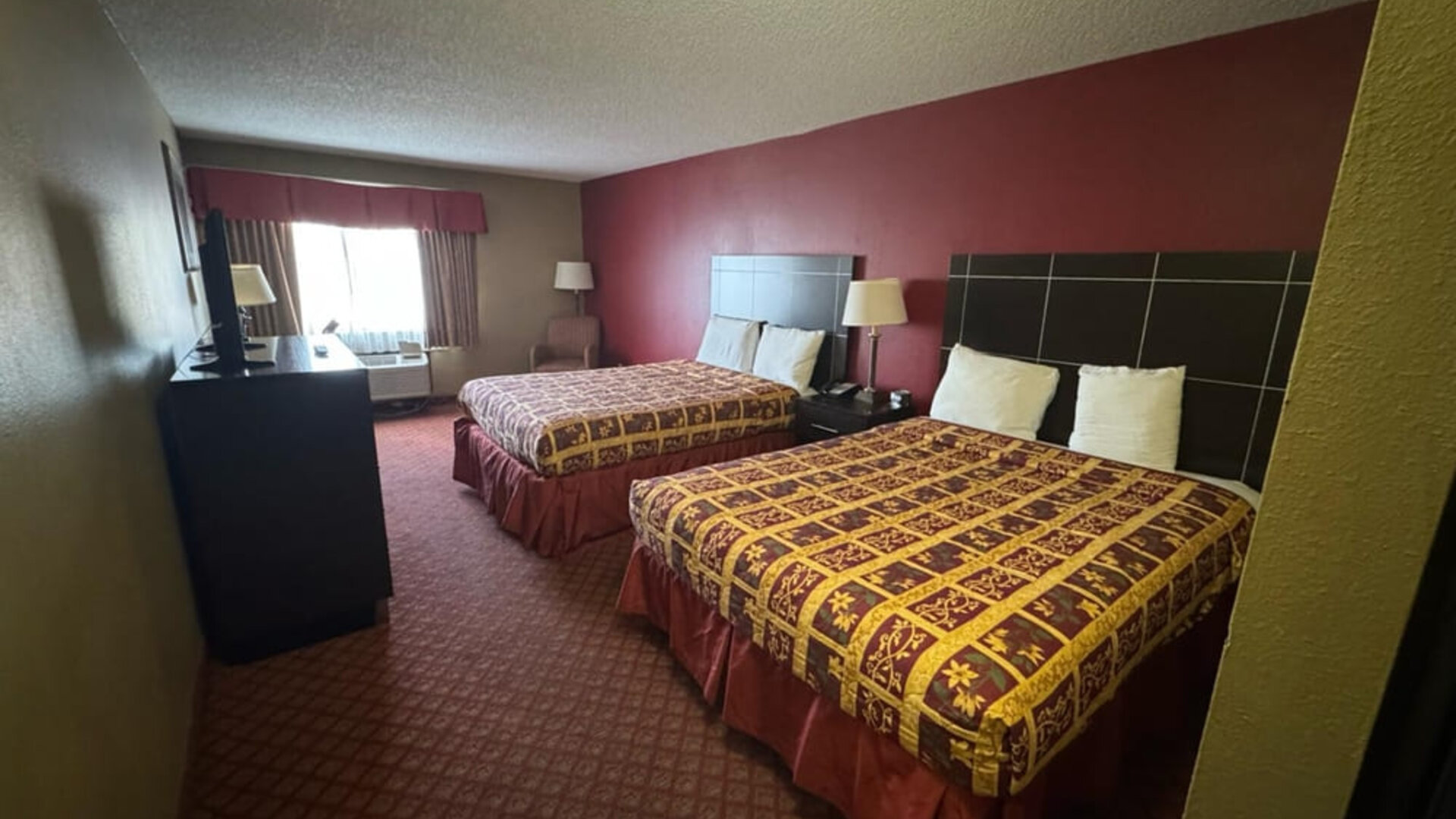 Day use room at Coratel Inn & Suites By Jasper Santa Fe OKC.