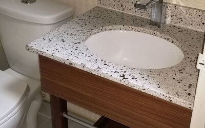 Guest bathroom at Baymont By Wyndham Montreal Airport.