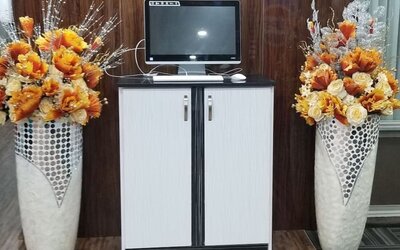 Business center at Baymont By Wyndham Montreal Airport.