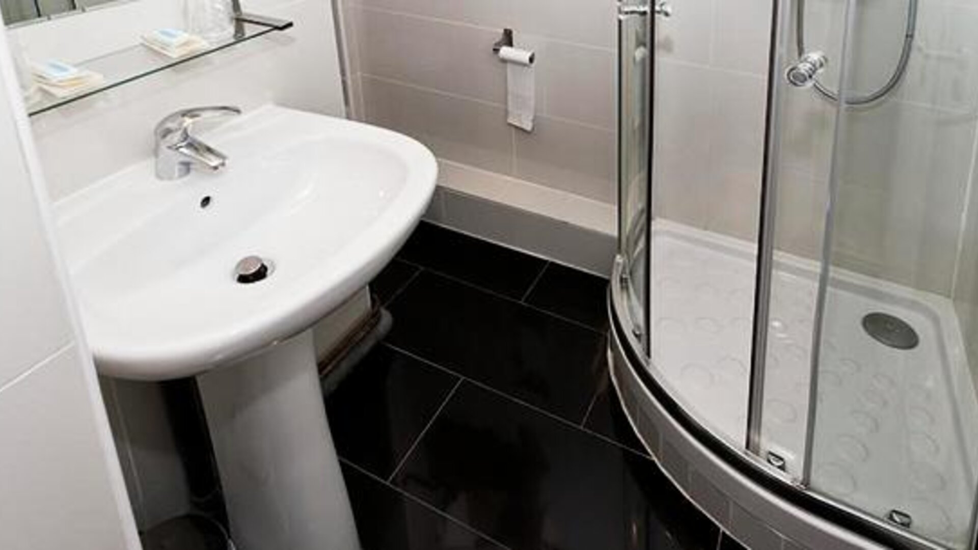 Hôtel Paris Père-Lachaise République