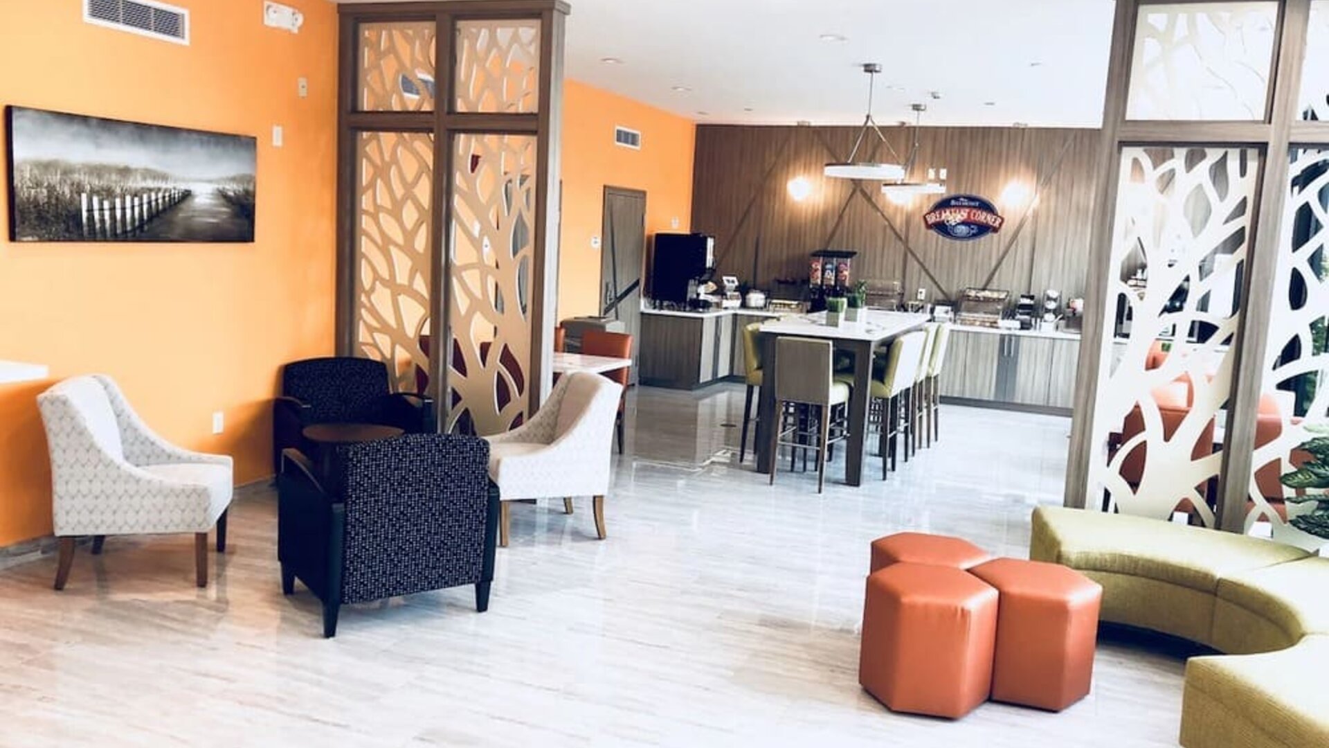 Lobby seating at Baymont By Wyndham Houston Hobby Airport.