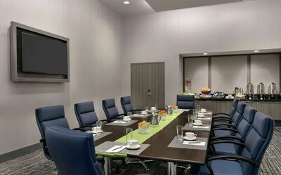 Meeting room at Embassy Suites By Hilton Atlanta Midtown.