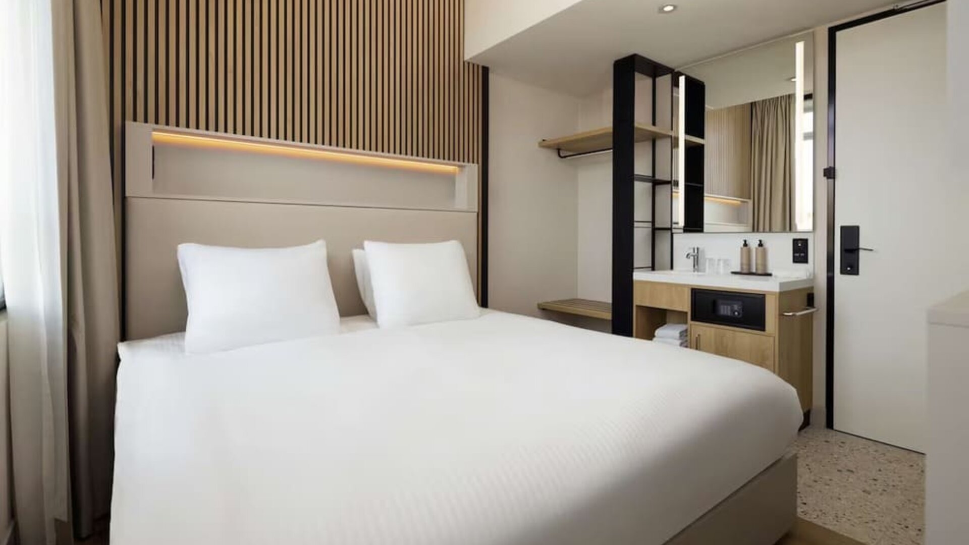 Day use room at Motto By Hilton Rotterdam Blaak.