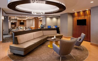 Lobby seating at Sonesta Select Nashville Airport Suites.