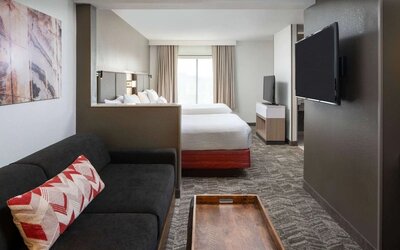 Day use room at Sonesta Select Nashville Airport Suites.