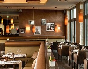 Elaya hotel hamburg finkenwerder