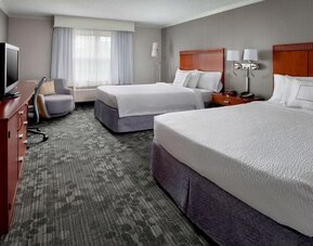 Queen beds at Sonesta Select Tinton Falls Eatontown.